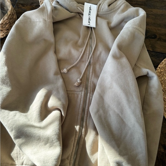 Women's Beige Zip-Up Jacket - Picture 3 of 4